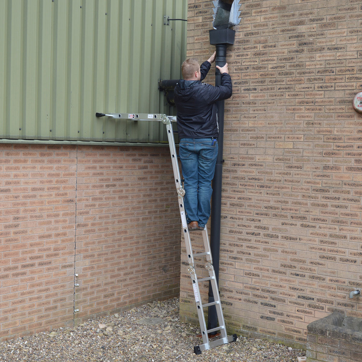 Wolf 11-in-1 Aluminium Folding Combination Ladder