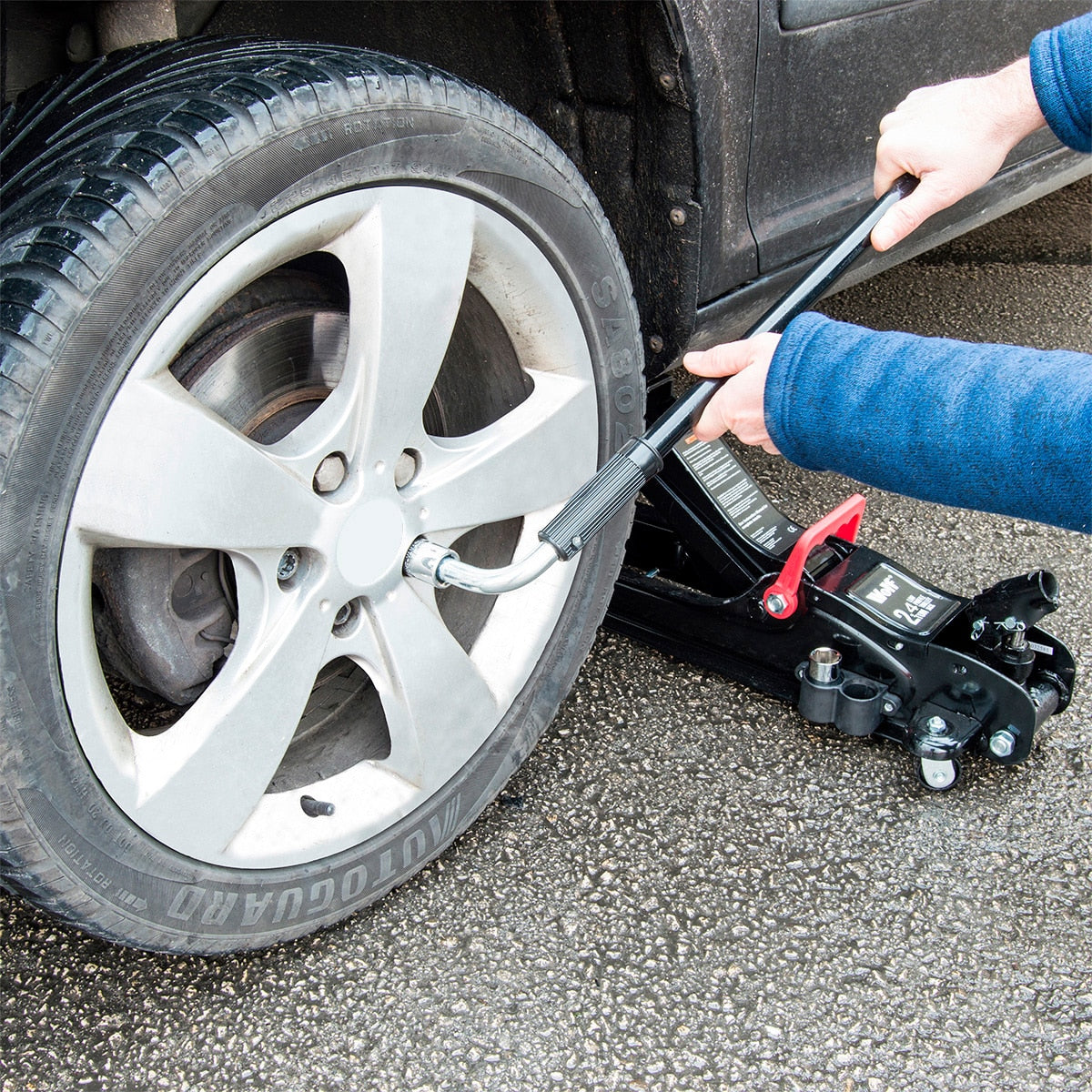 Wolf Black Jack 2.25T Low Profile Trolley Jack - Image 5