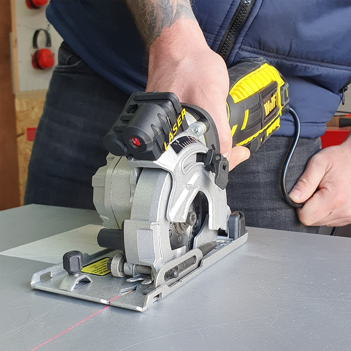 Wolf 89mm Plunge Saw 705w with Sure Grip - Image 10