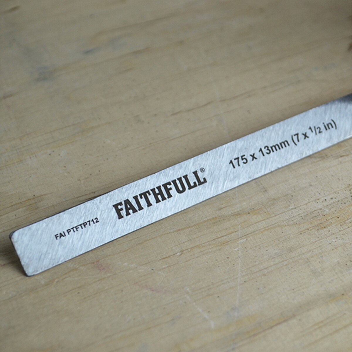 Faithfull Prestige Tuck Pointer 175 x 13mm (7 x 1/2in) - FAIPTFTP712 - Image 2