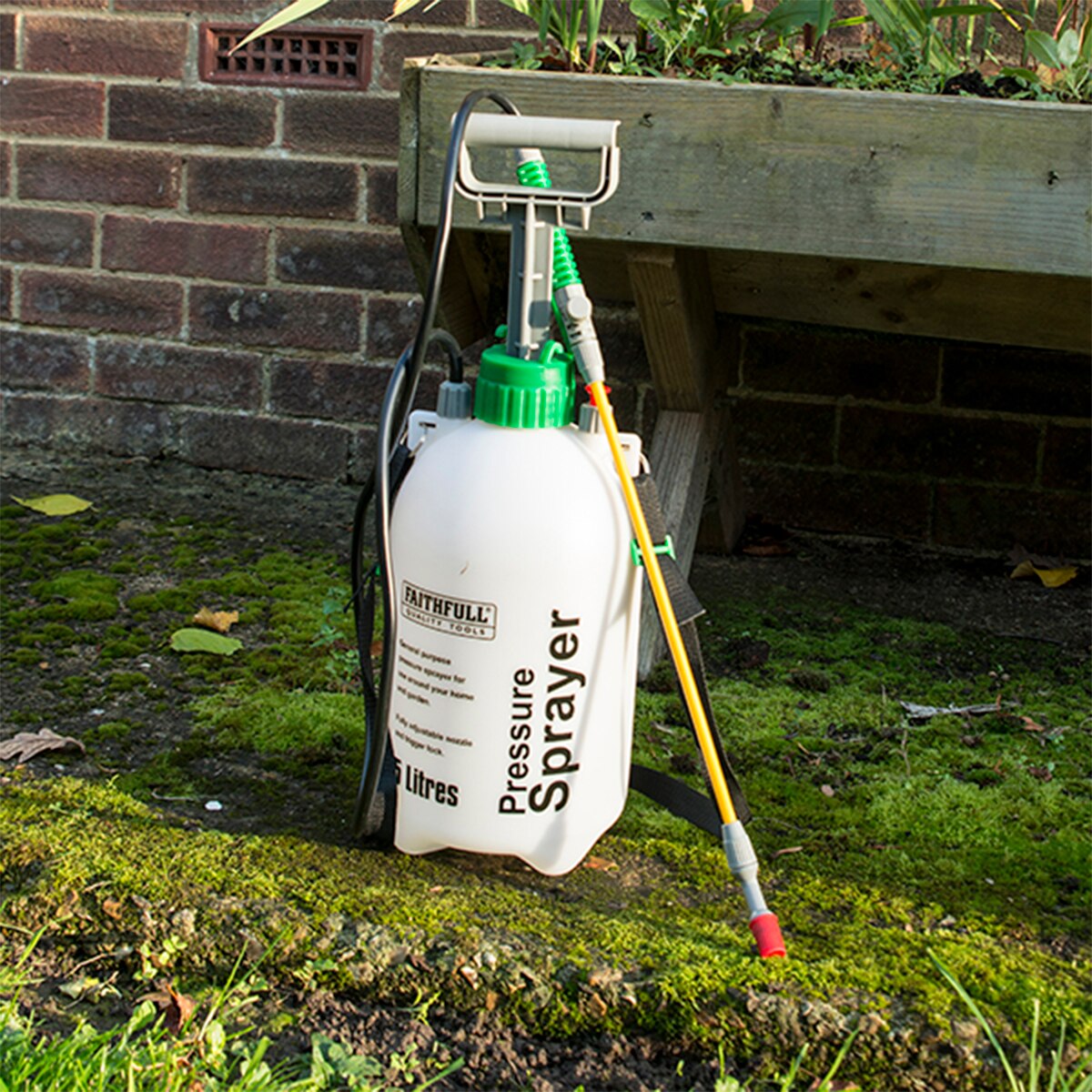 Faithfull Pressure Sprayer 5 litre - FAISPRAY5 - Image 2