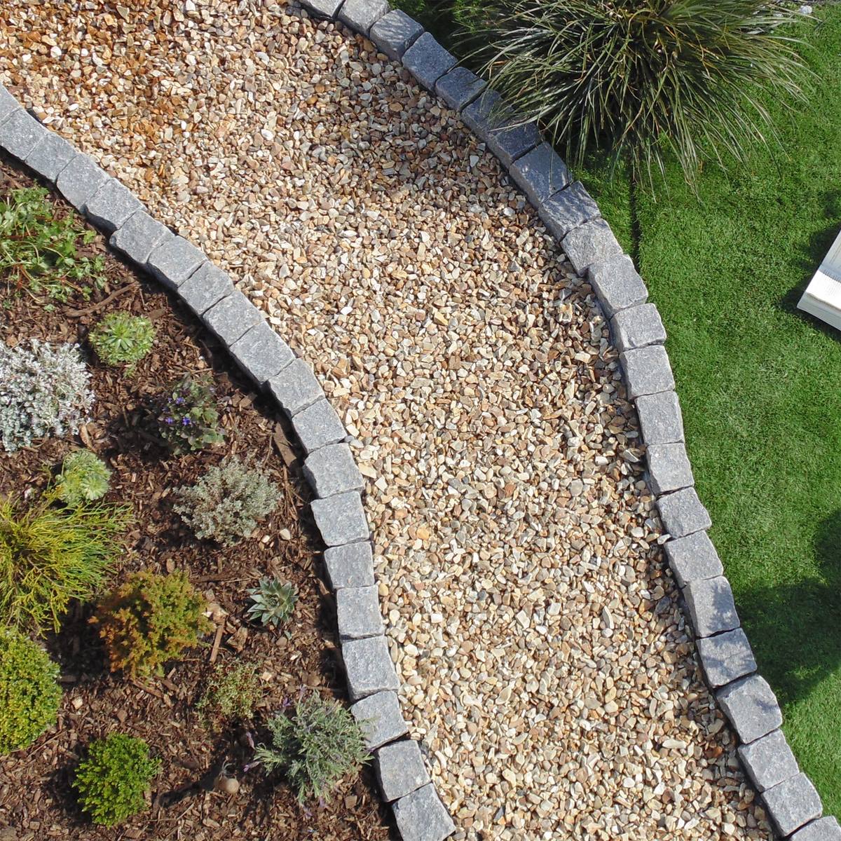 Deco-Pak Golden Flint 20mm Decorative Aggregate - Image 6