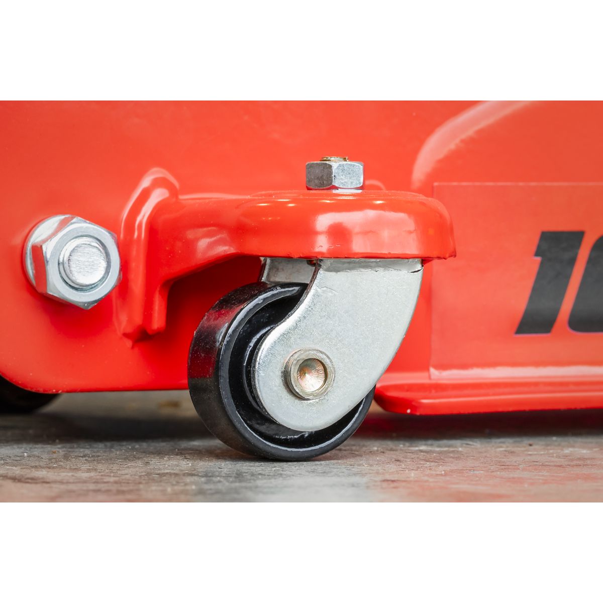 Sealey Trolley Jack 2 Tonne Low Profile Short Chassis Red - Image 2