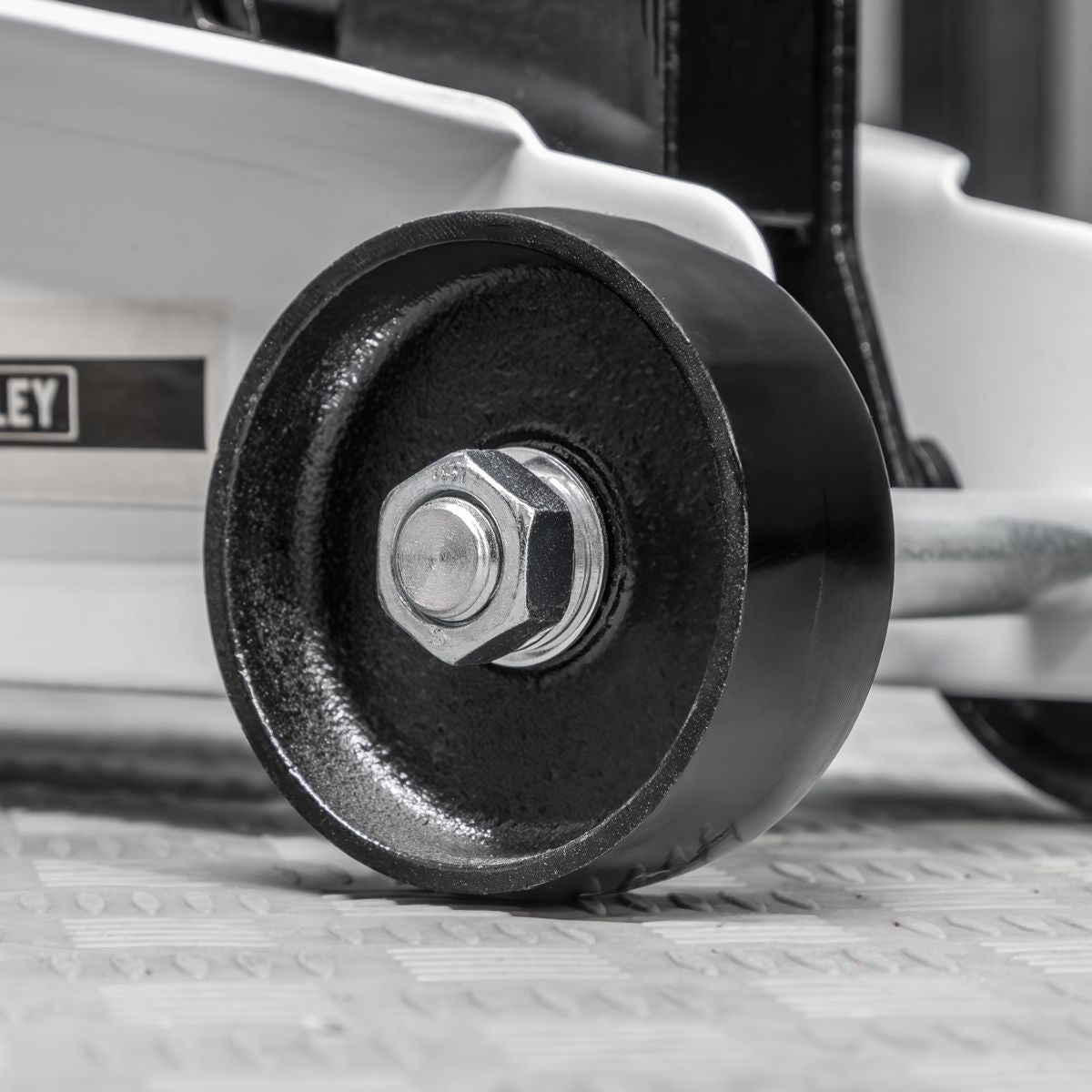 Sealey Long Reach High Lift SUV Trolley Jack 3 Tonne - Image 2