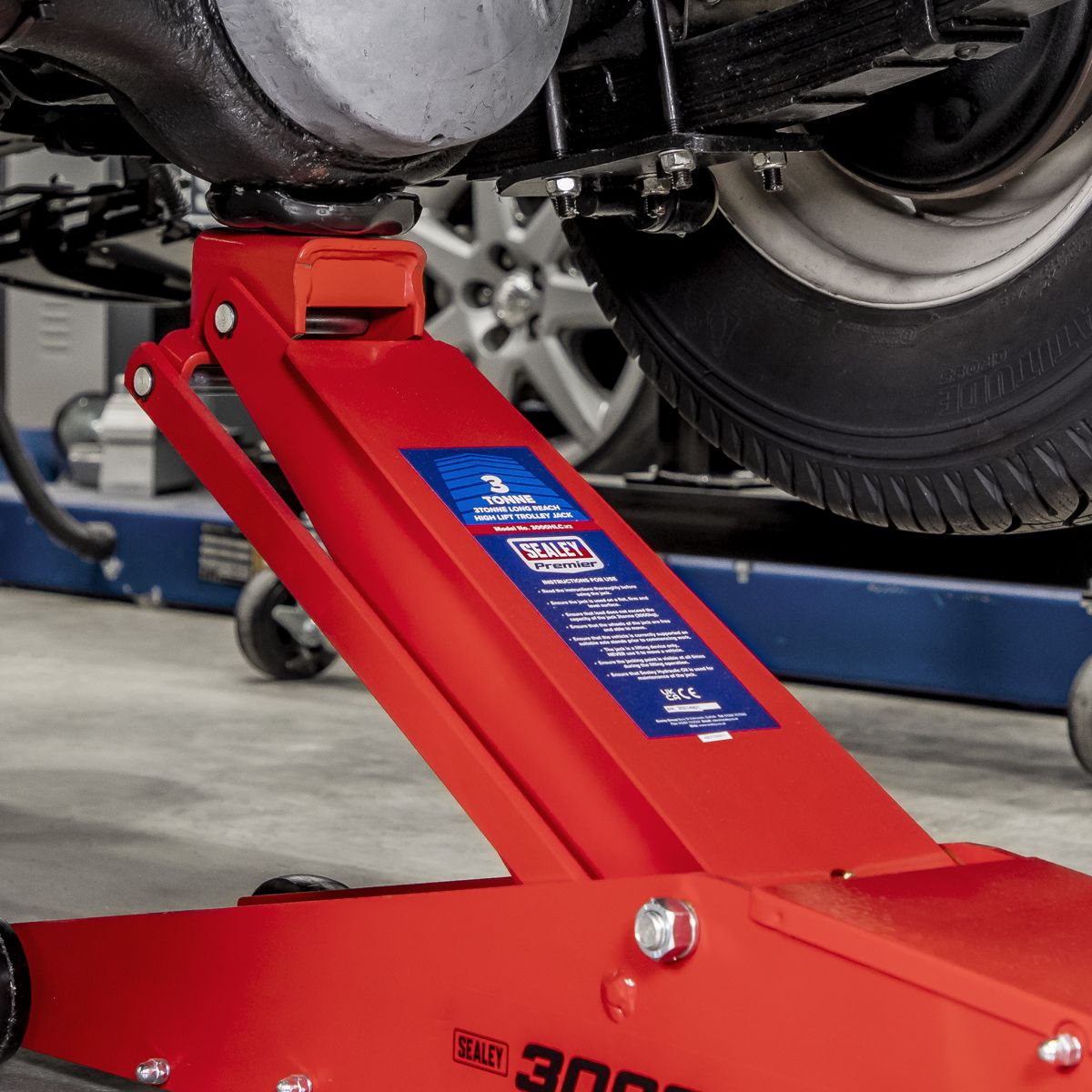 Sealey Trolley Jack 3 Tonne Long Reach High Lift - Image 4
