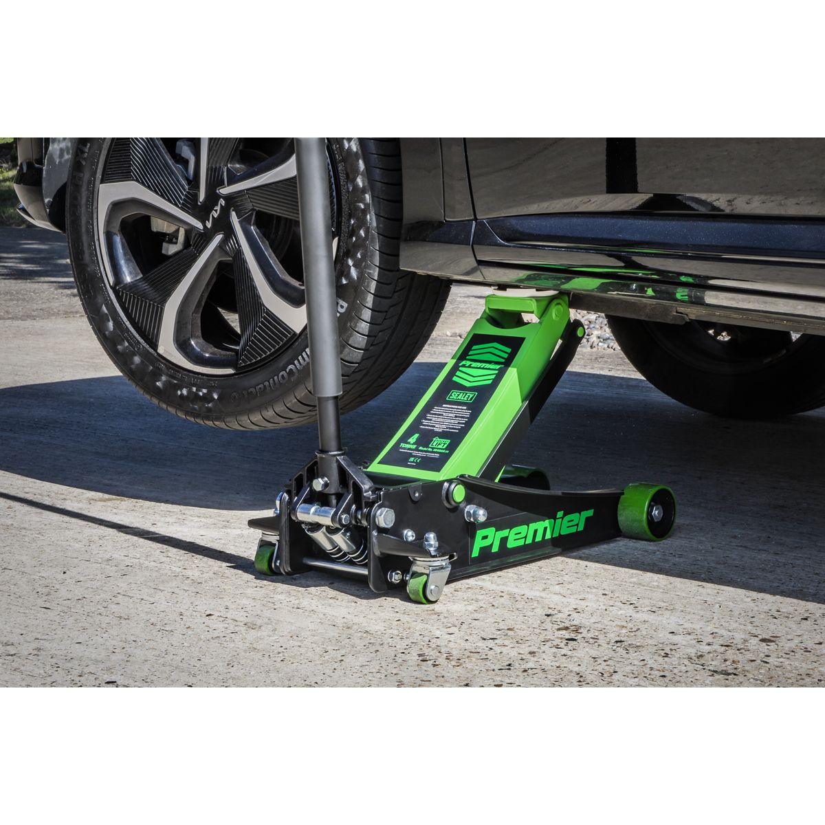 Sealey Trolley Jack 4 Tonne Rocket Lift Green - Image 5