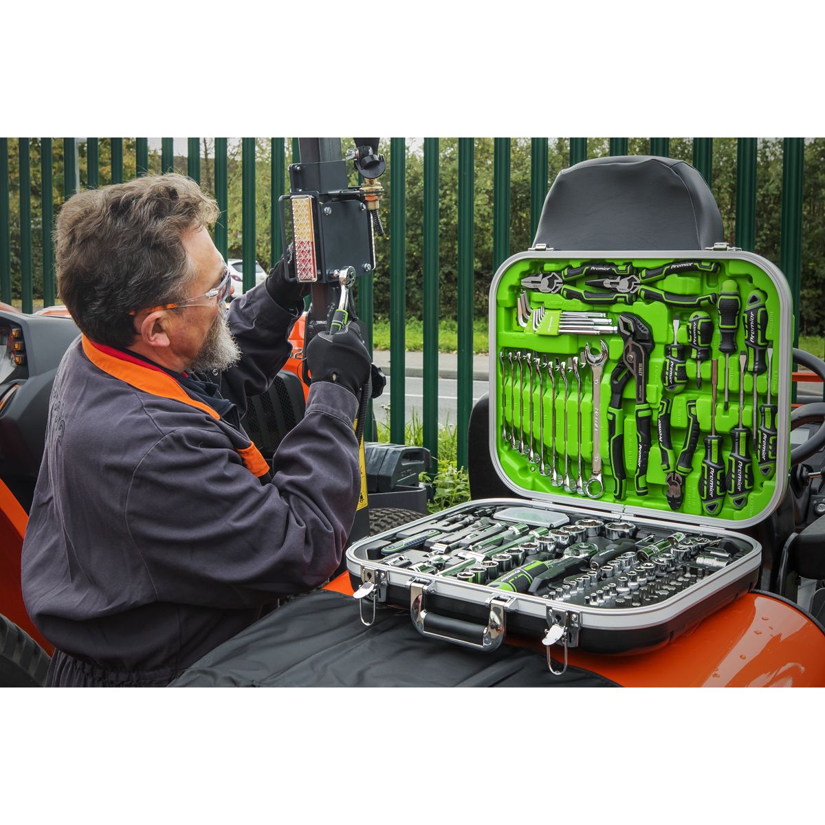 Sealey Mechanic's Tool Kit 144pc Hi-Vis Green - Image 7