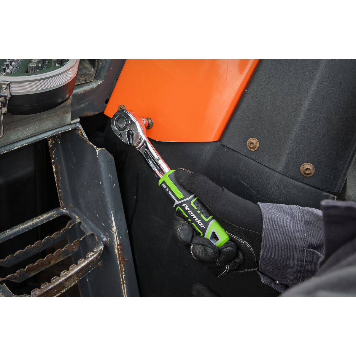Sealey Mechanic's Tool Kit 144pc Hi-Vis Green - Image 10