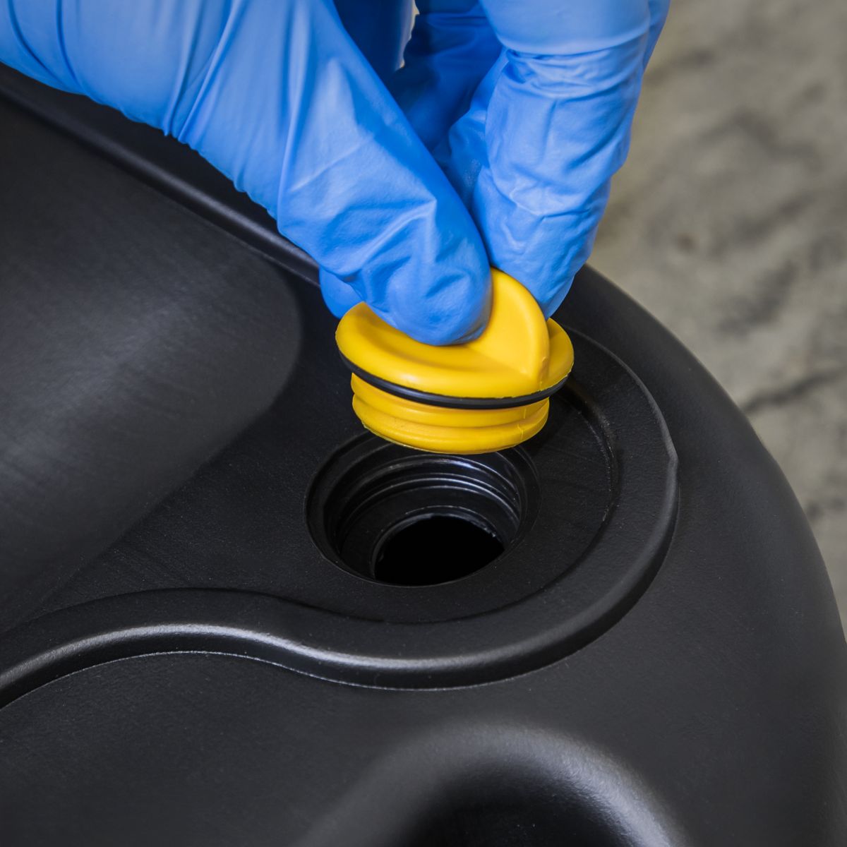 Sealey Oil/Fluid Drain & Recycle Container 6L - Image 8