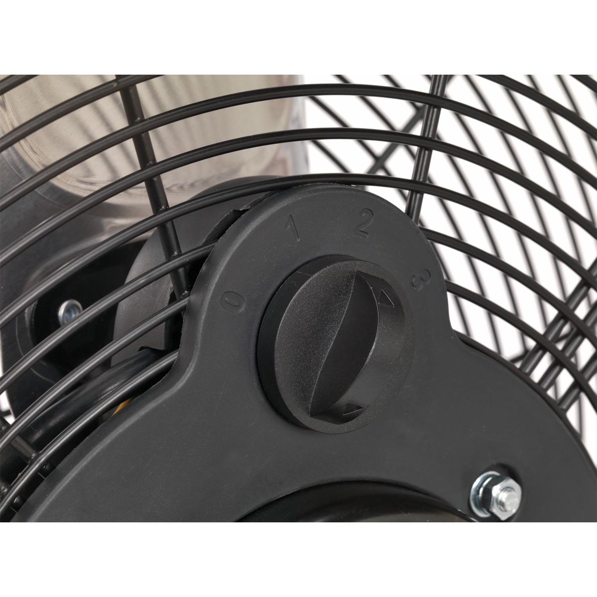 Sealey Industrial High Velocity Floor Fan 18" 230V - Image 2