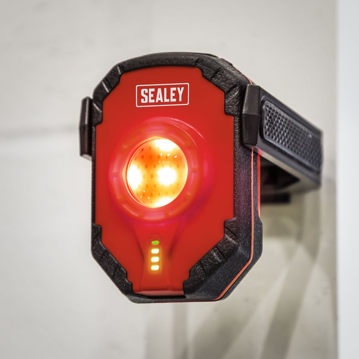 Sealey Rechargeable Worklight 15W COB LED - Image 3