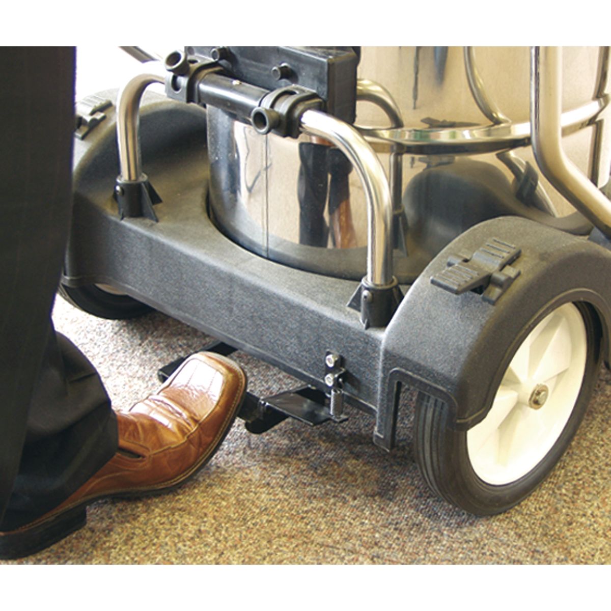 Sealey Vacuum Cleaner Industrial Wet & Dry 77L Stainless Steel Drum with Swivel Emptying 2400W - Image 5
