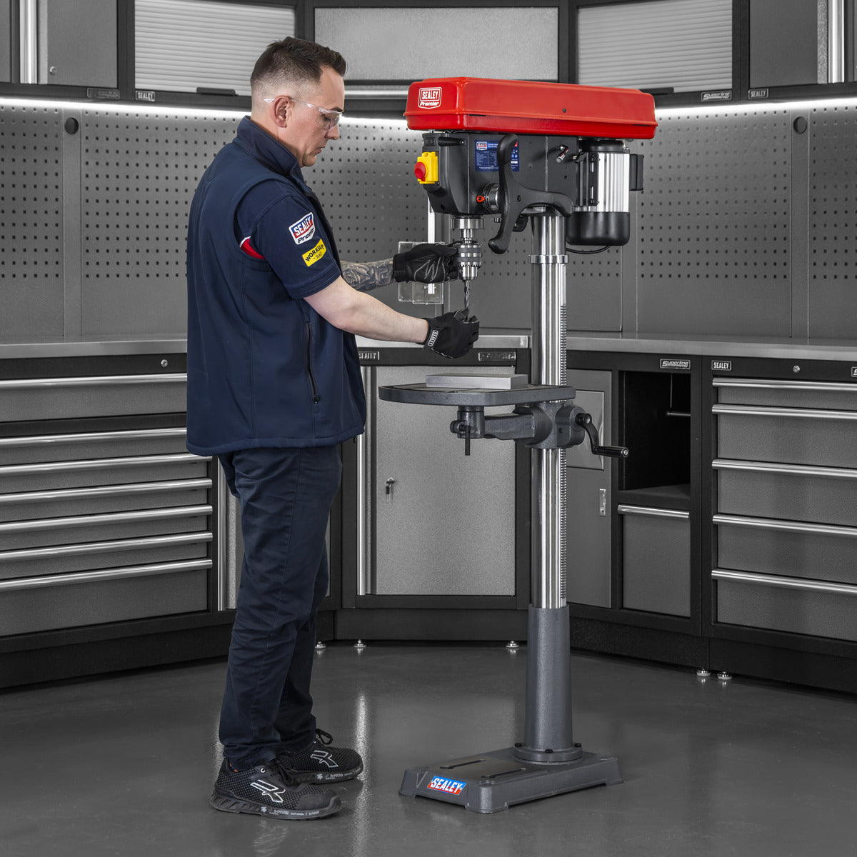 Premier Floor Standing Pillar Drill 16-Speed 750W/230V PDM240F
