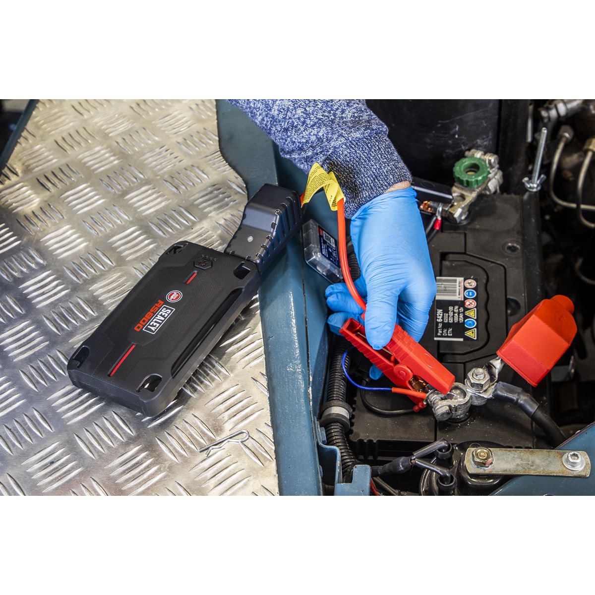 Sealey RoadStart 800A 12V Lithium-ion Jump Starter Power Pack - Image 9
