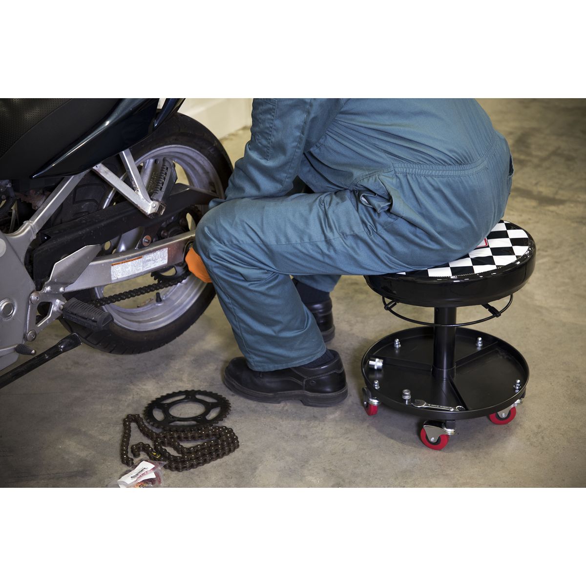 Sealey Pneumatic Mechanic's Seat - Image 4