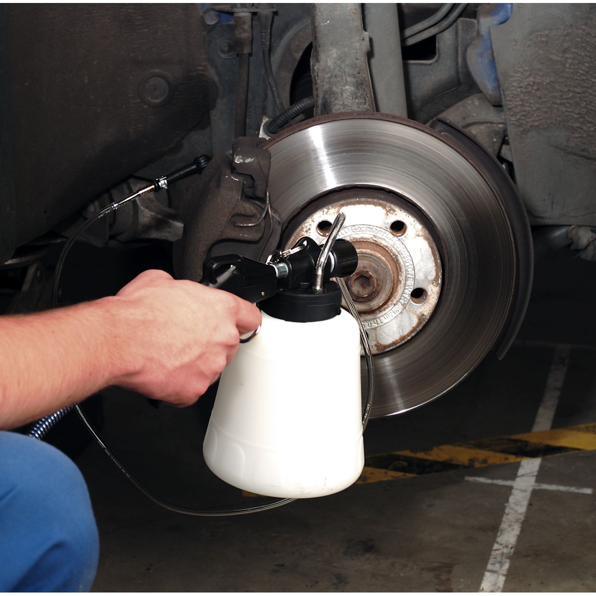 Sealey Brake & Clutch Bleeder Vacuum Type 1L - Image 3