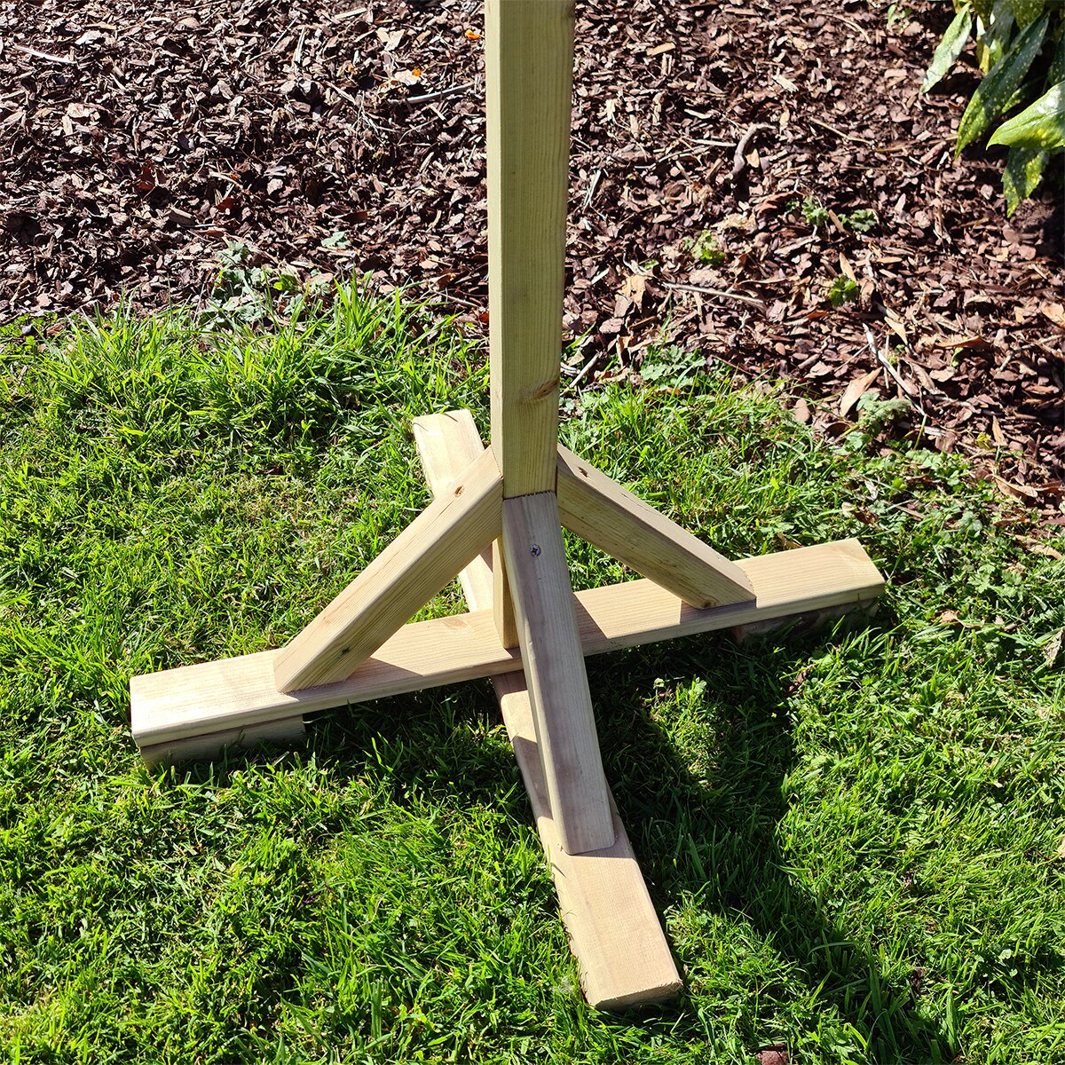 Churnet Valley Deluxe Wooden Bird Table - Image 5