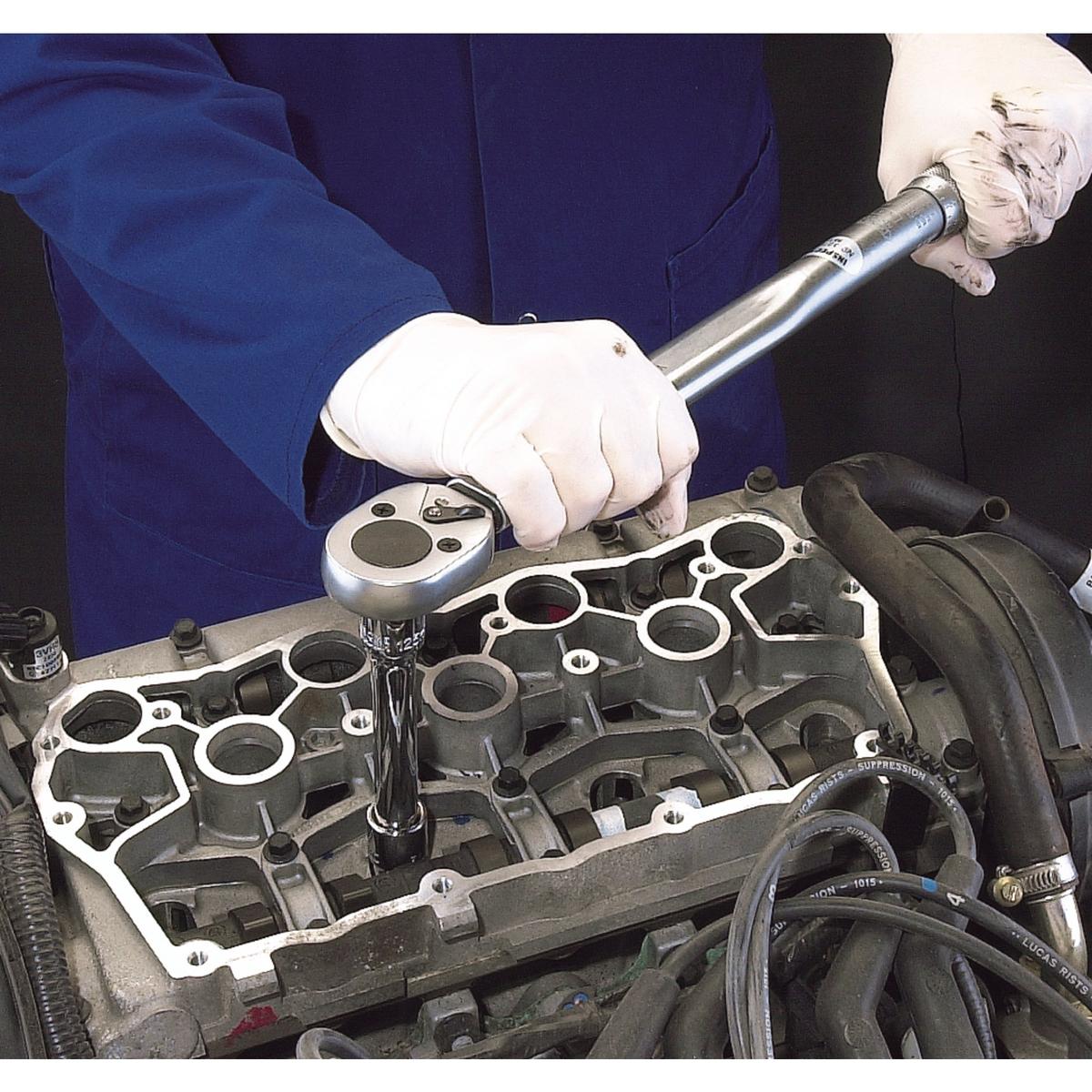 Draper Ratchet Torque Wrench, 1/2" Sq. Dr., 30 - 210Nm/22.1 - 154.9lb-ft - Image 3