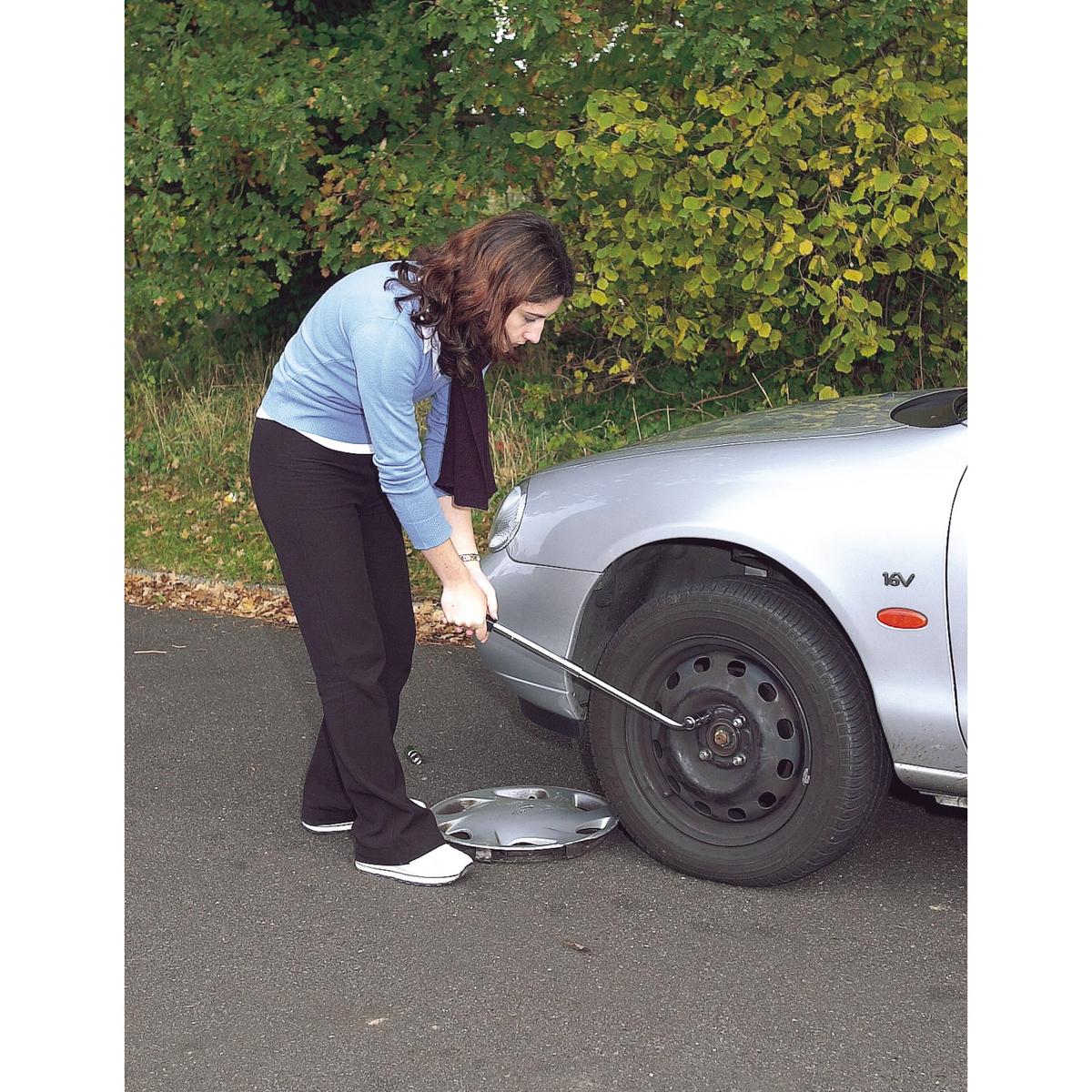 Draper Extending Wheel Nut Wrench - Image 2