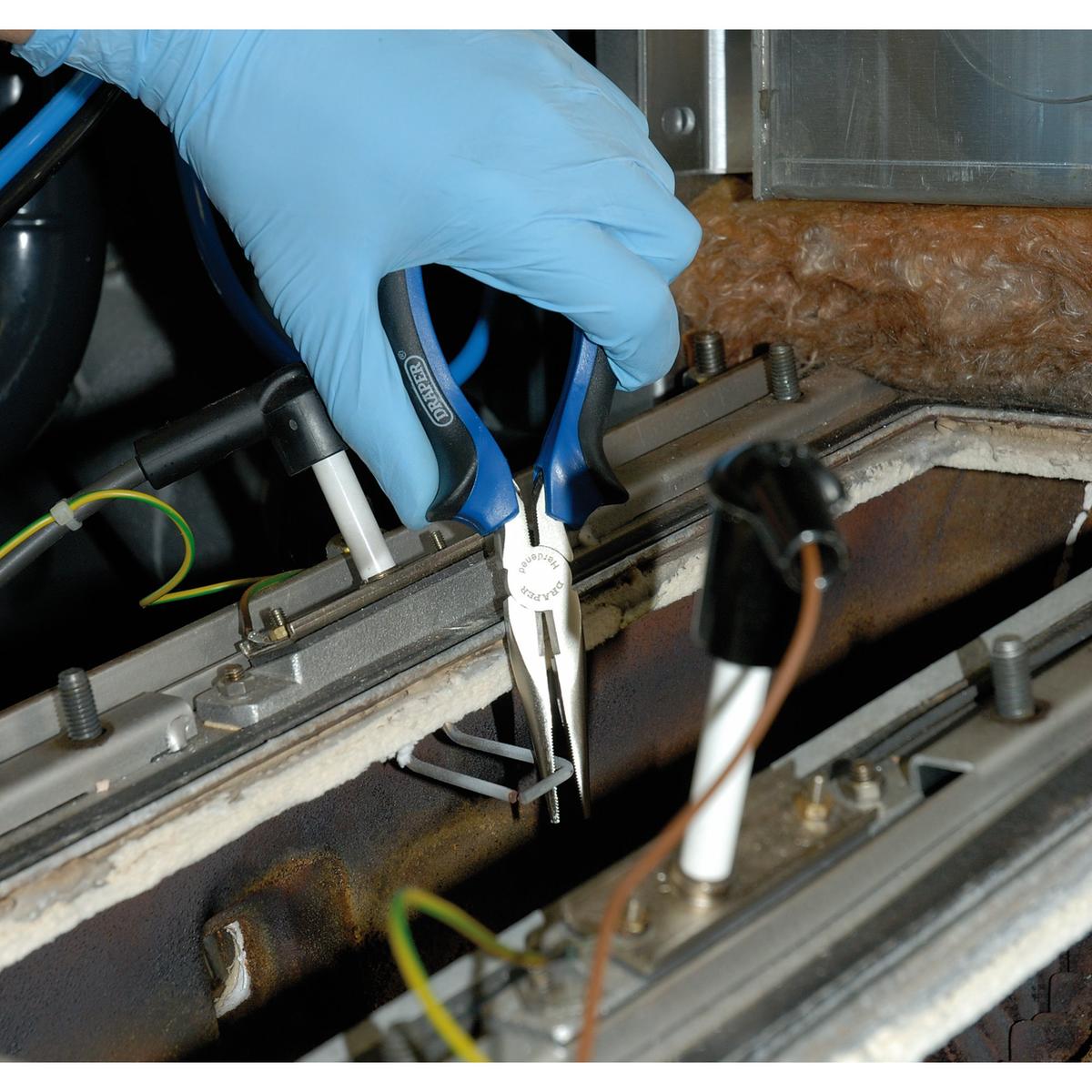 Draper Soft Grip Long Nose Pliers, 200mm - Image 3