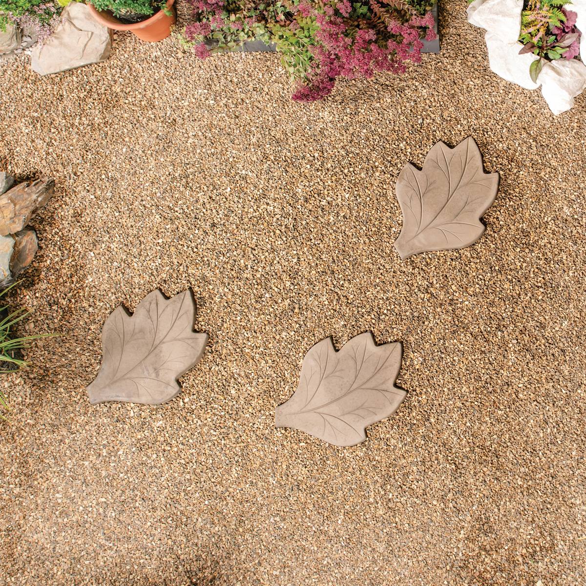 Deco-Pak Leaf Stepping Stone - Twilight - Image 3