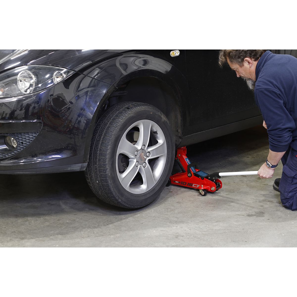 Sealey Trolley Jack 1.5 Tonne Short Chassis - Image 2