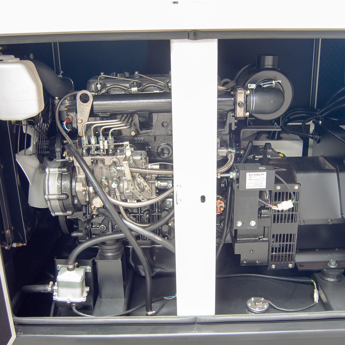 Wolf CONTRACTOR 27.5kVA 22kw 140L 3 Phase / Single PhaseDiesel Generator - Image 3
