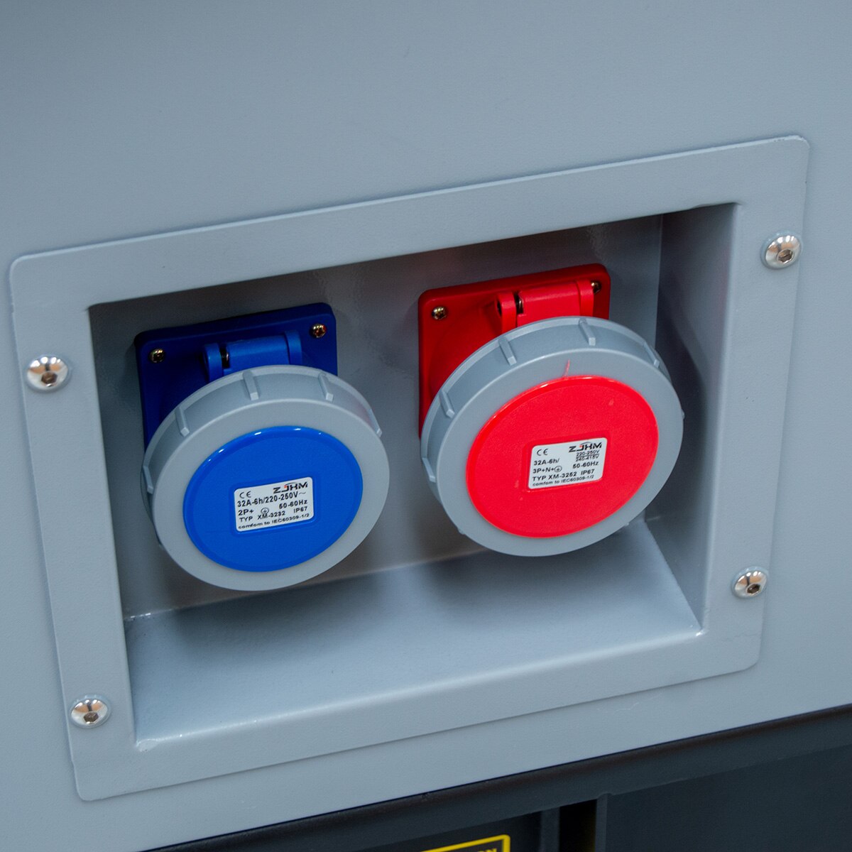 Triumph 44kVA 35.2kW 400v 3 Phase Diesel Water-Cooled Generator Set - Image 4