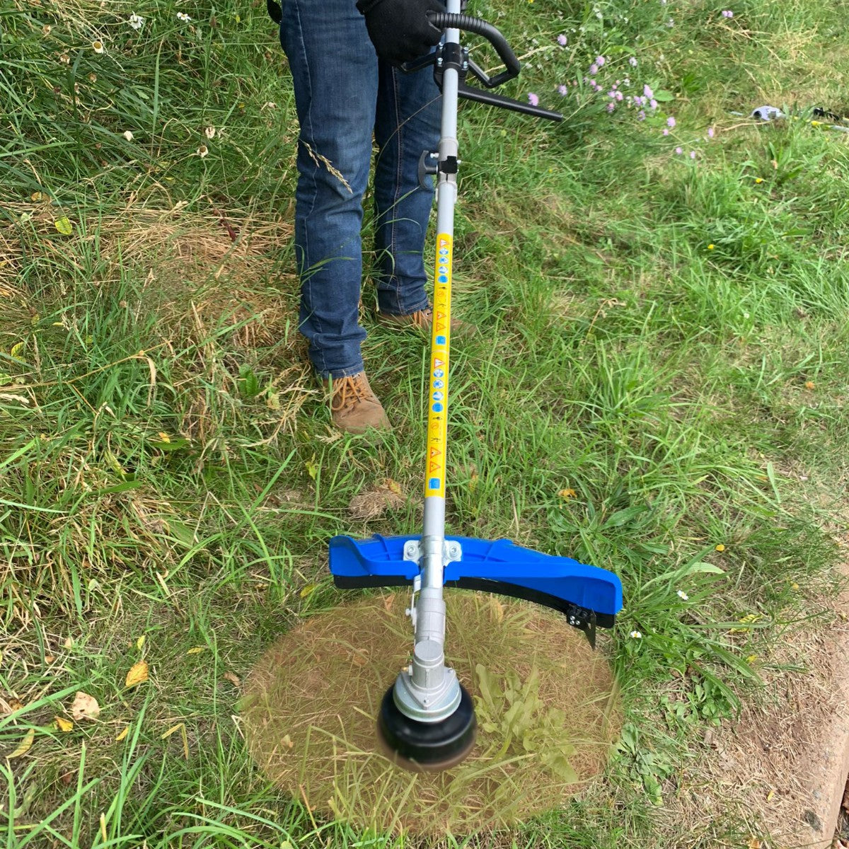 Bloggs 4-in-1 Petrol Garden Multi-Tool, Brushcutter, Grass Trimmer, Hedge Trimmer & Pruner