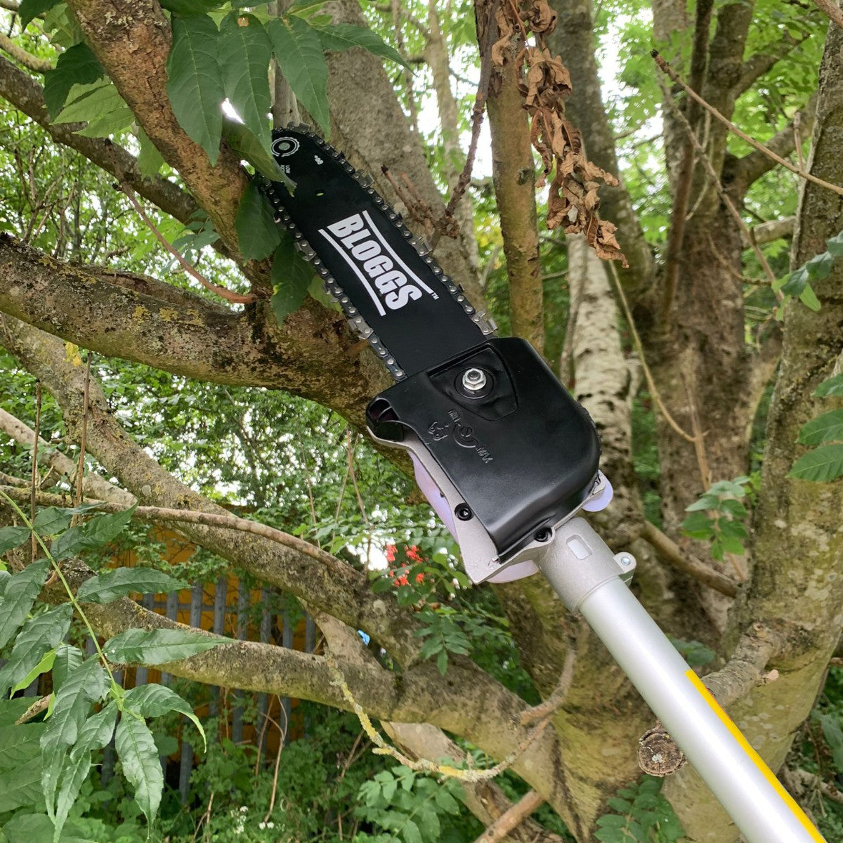 Bloggs 4-in-1 Petrol Garden Multi-Tool, Brushcutter, Grass Trimmer, Hedge Trimmer & Pruner