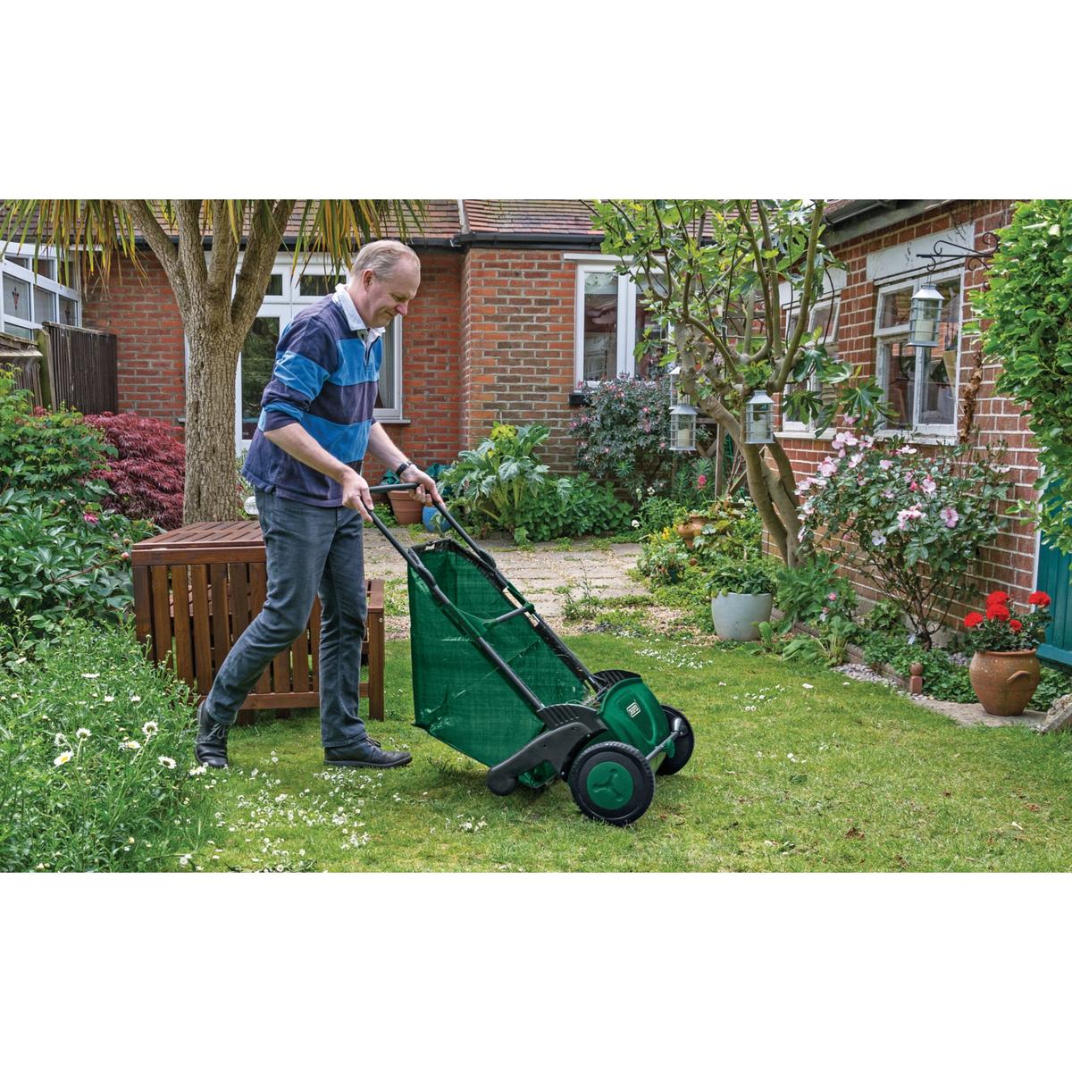Draper 21" / 530mm Garden Sweeper - Image 4
