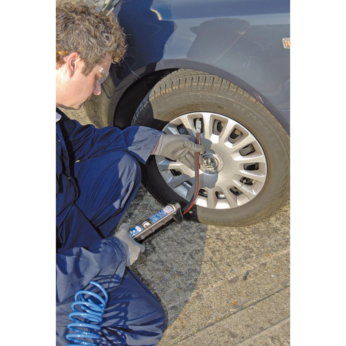 Draper Expert Professional Air Line Inflator with Lock-On Connector - Image 2