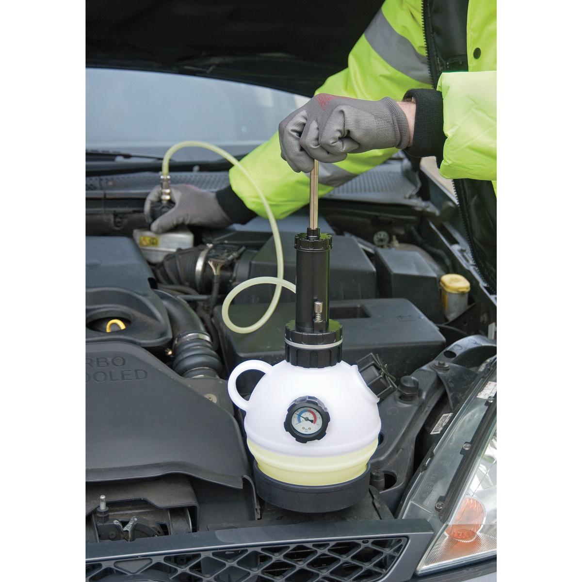 Draper Expert Pump Action Brake Bleeder - Image 2