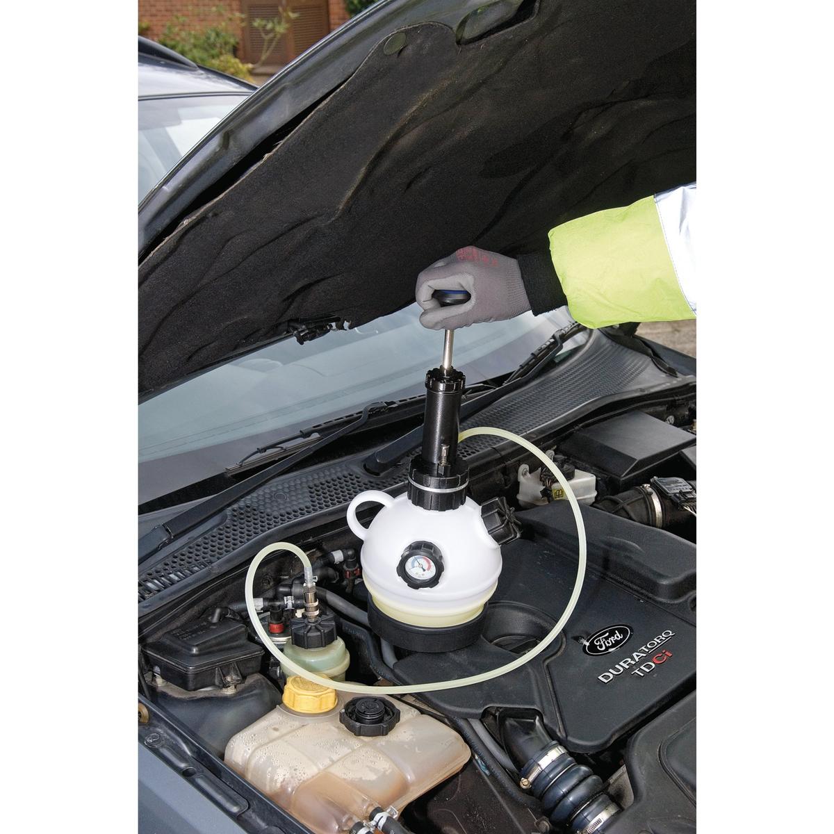 Draper Expert Pump Action Brake Bleeder - Image 4