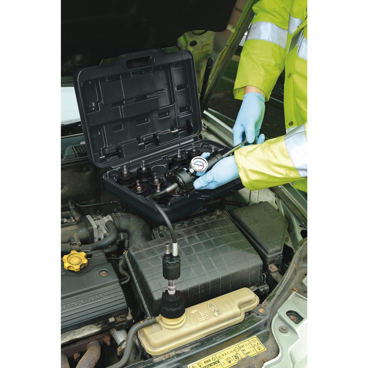 Draper Expert Radiator and Cap Pressure Test Kit (32 Piece) - Image 3