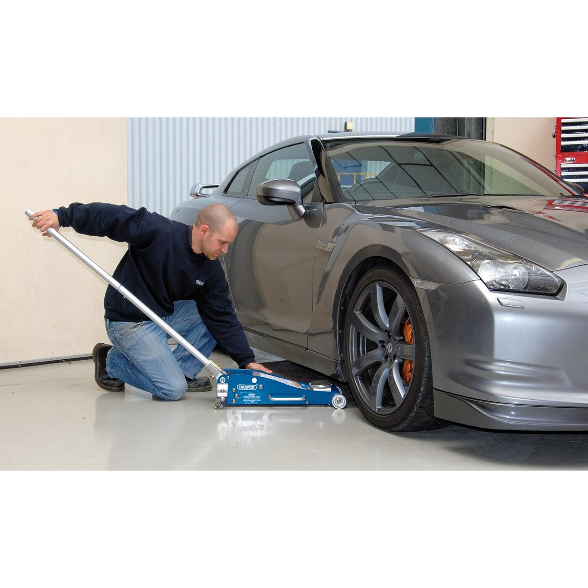 Draper Aluminium and Steel Low Profile Trolley Jack, 2.5 Tonne - Image 3