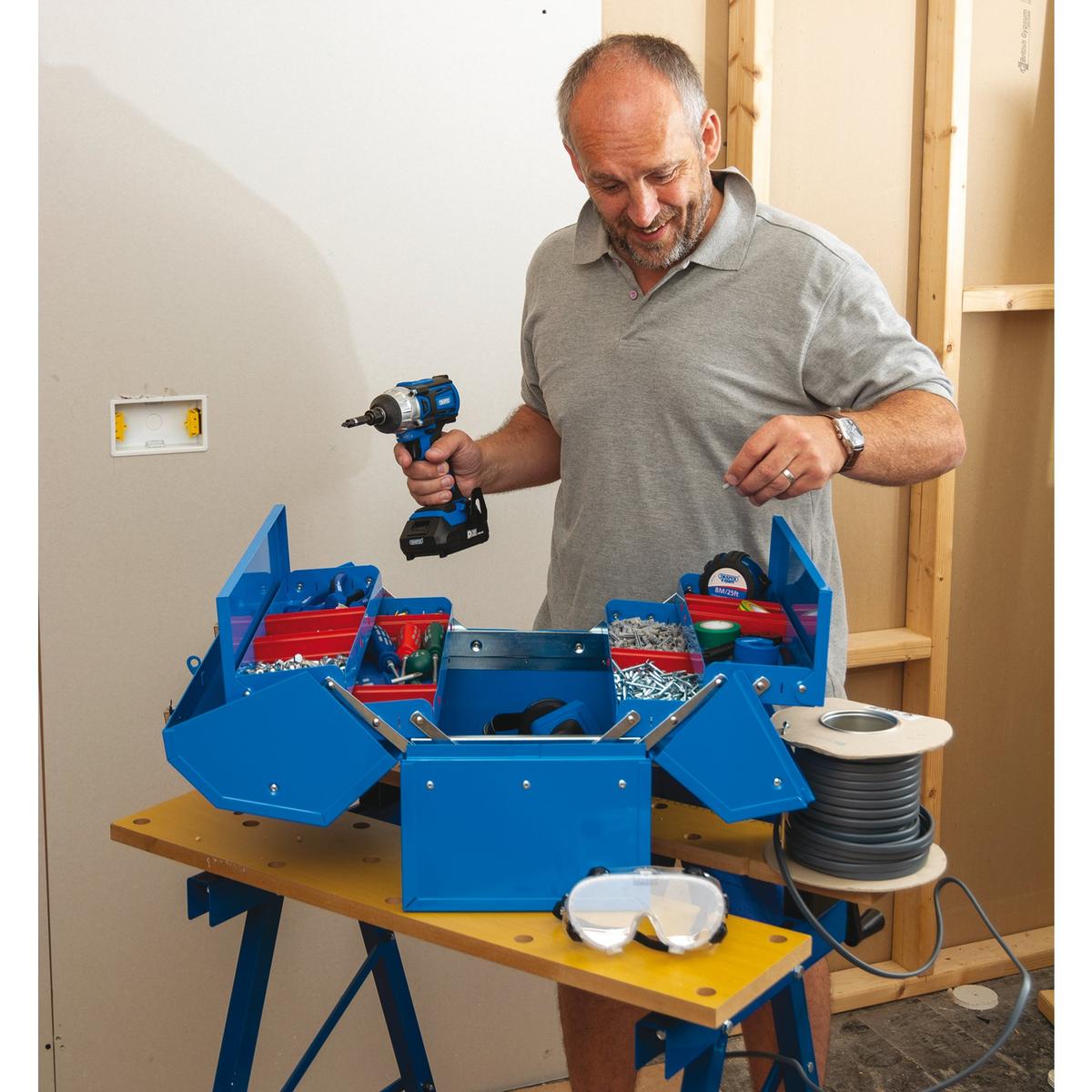 Draper Barn Type Tool Box with 4 Cantilever Trays, 460mm - Image 4