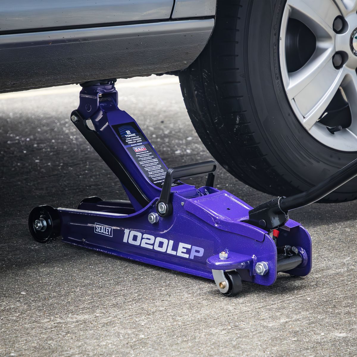 Sealey Low Profile Short Chassis Trolley Jack 2 Tonne - Purple - Image 6