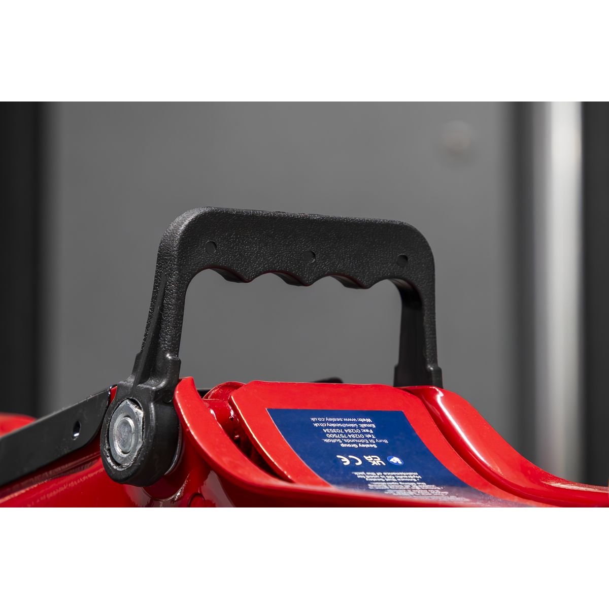 Sealey Low Profile Short Chassis Trolley Jack 2 Tonne - Image 2