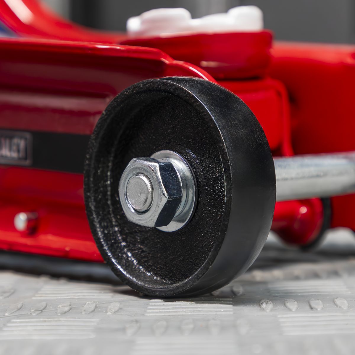 Sealey Low Profile Short Chassis Trolley Jack 2 Tonne - Image 6