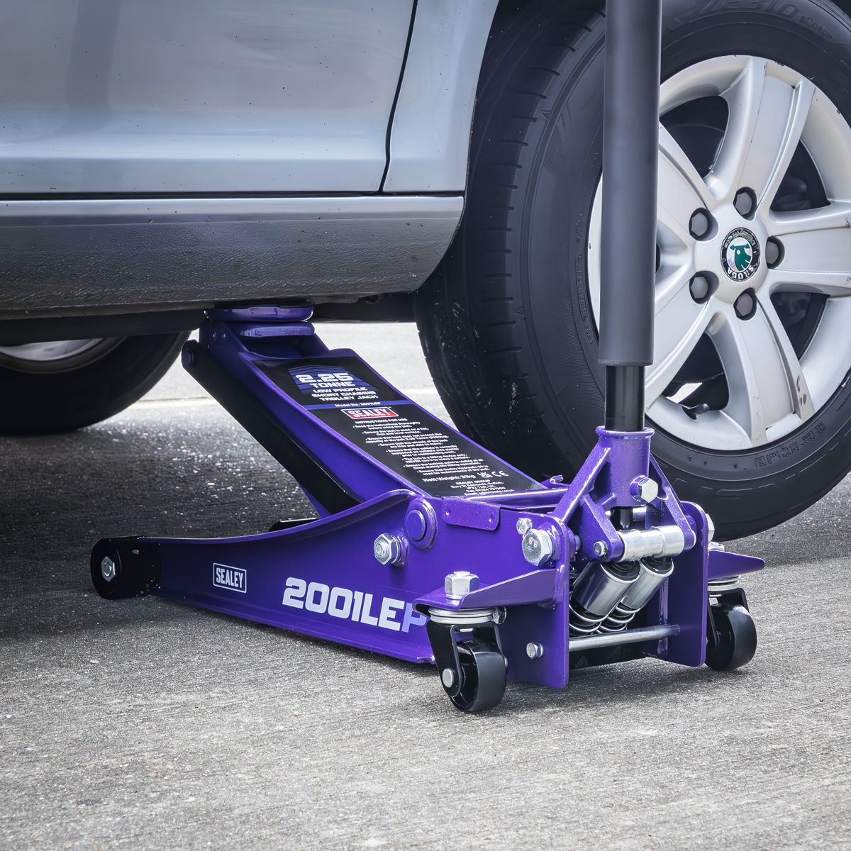 Sealey Low Profile Rocket Lift Trolley Jack 2.25 Tonne - Purple - Image 7