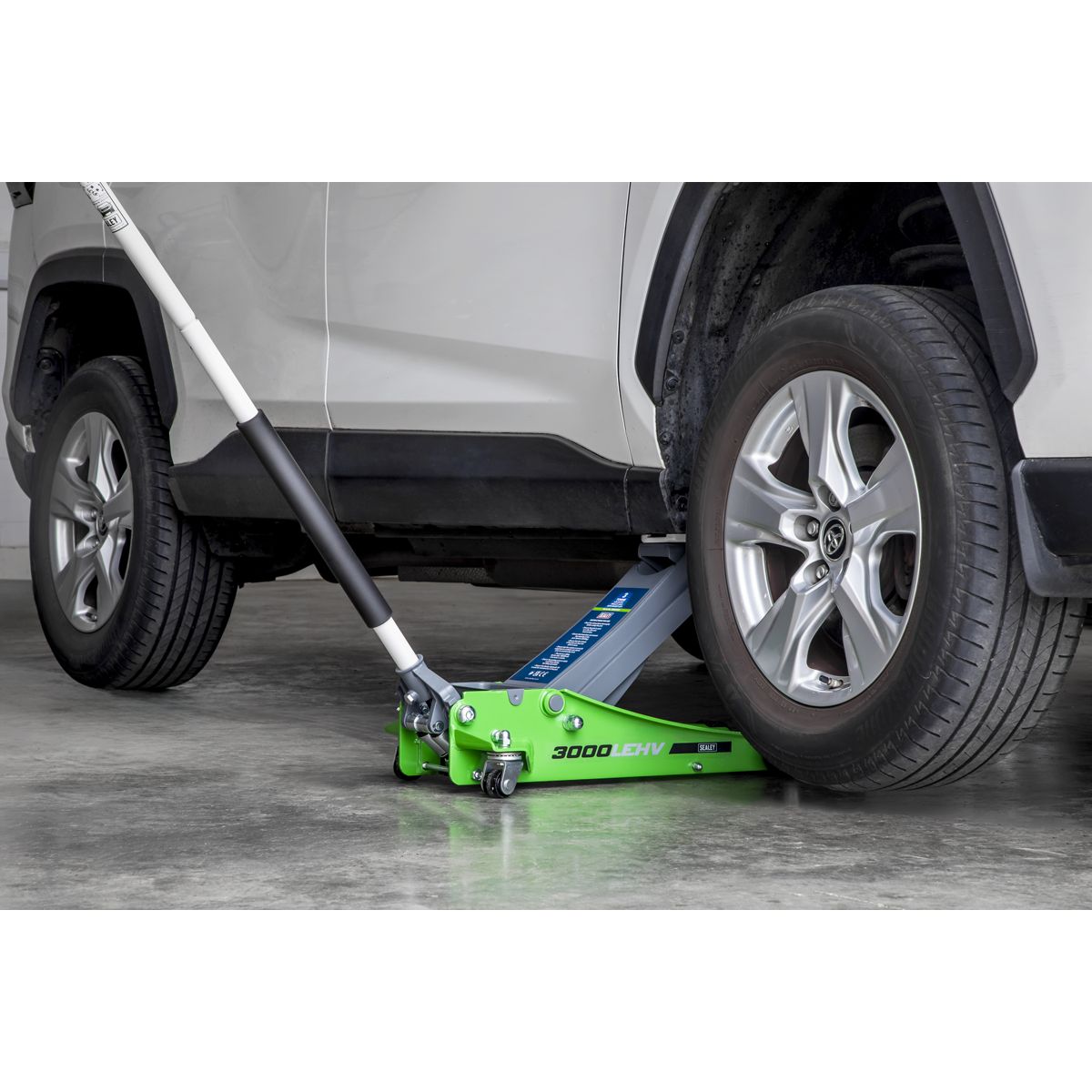 Sealey Low Profile Trolley Jack with Rocket Lift 3 Tonne - Green - Image 9