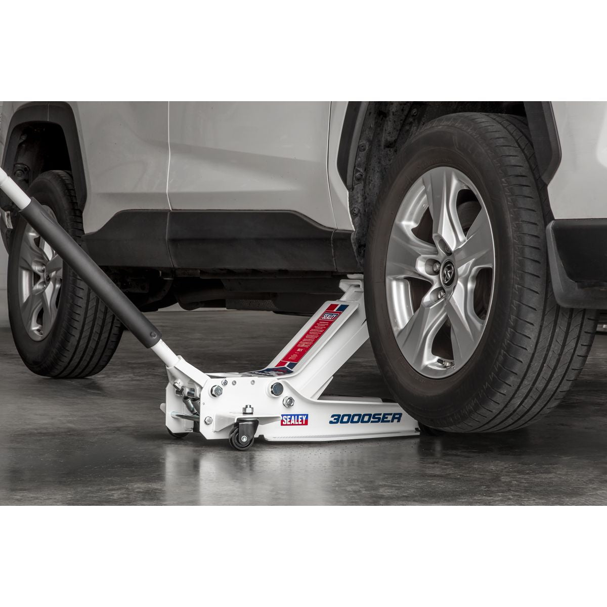 Sealey Low Profile Long Reach Trolley Jack with Rocket Lift 3 Tonne - Image 3