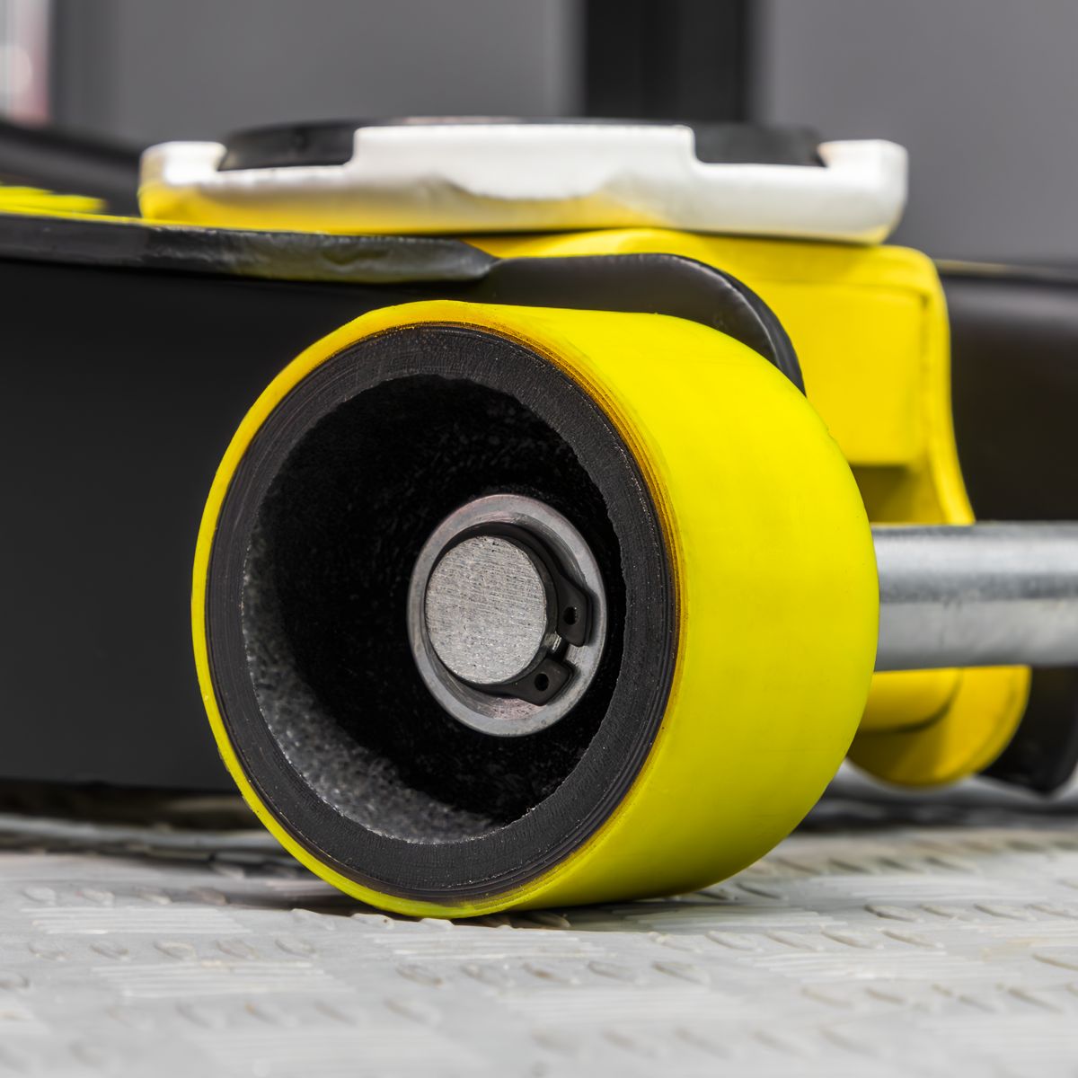 Sealey Premier Low Profile Trolley Jack with Rocket Lift 3 Tonne - Yellow - Image 8