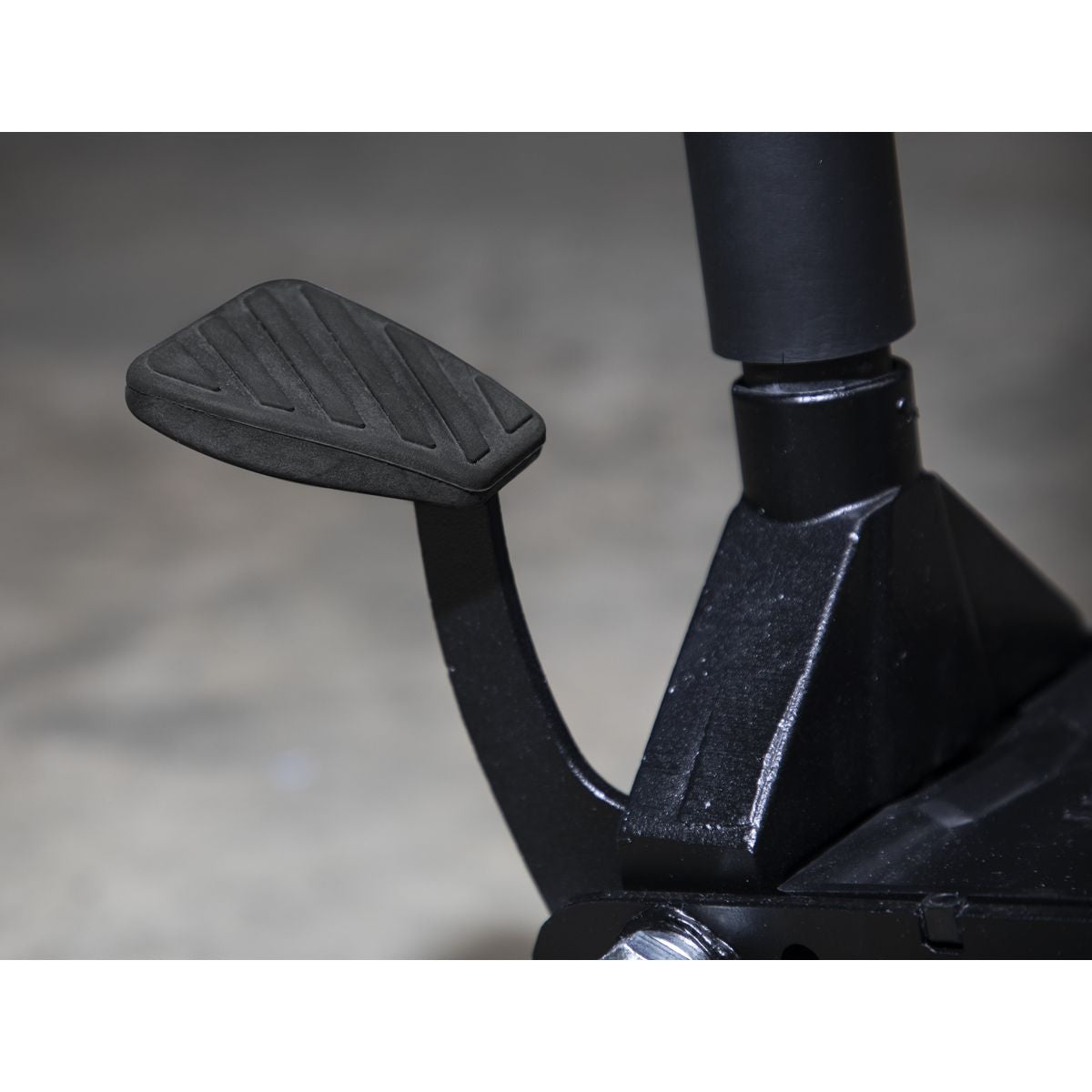 Sealey Viking Low Profile Professional Trolley Jack with Rocket Lift 3 Tonne - Image 5
