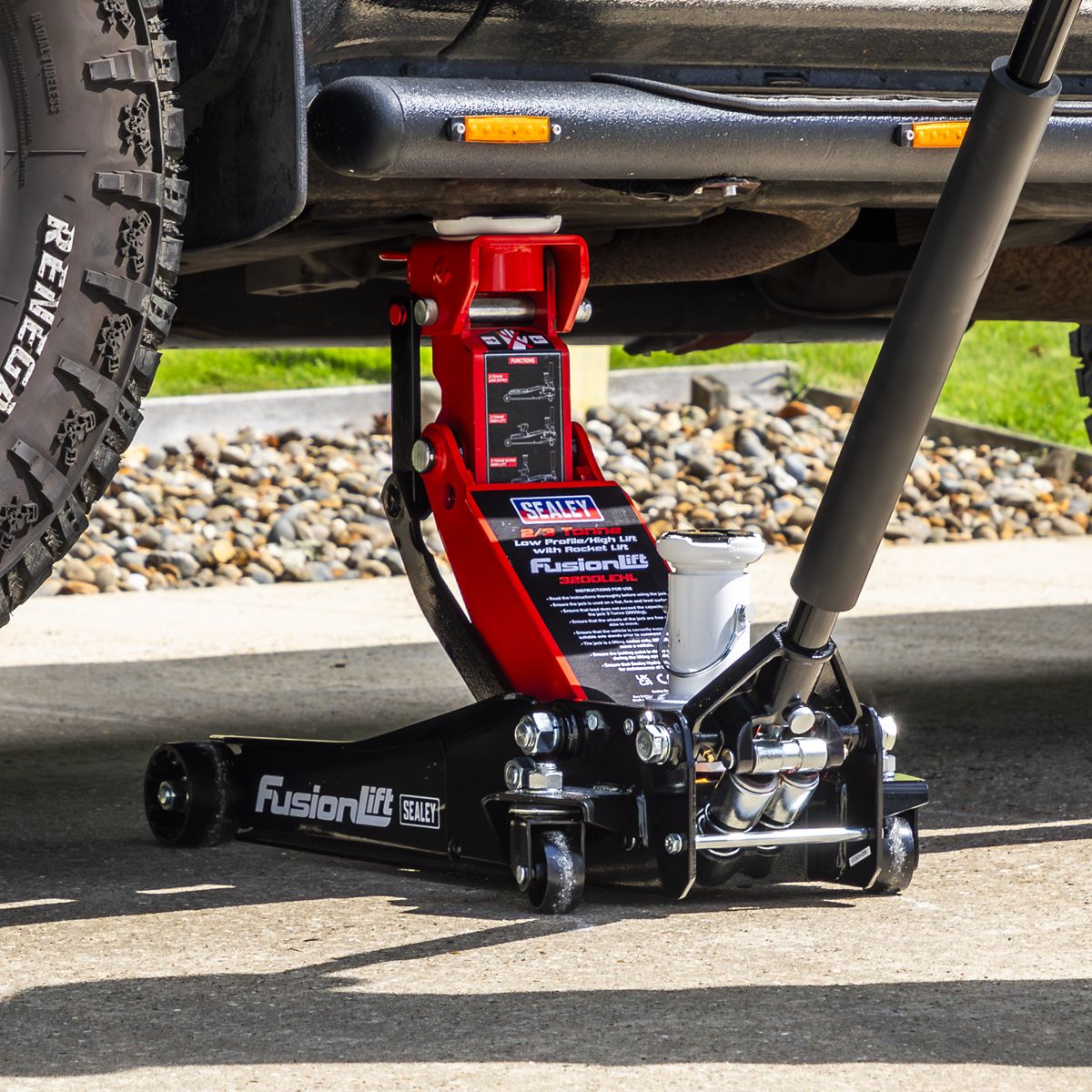 Sealey Low Profile High Lift Trolley Jack with Rocket Lift 2 & 3 Tonne - Image 4