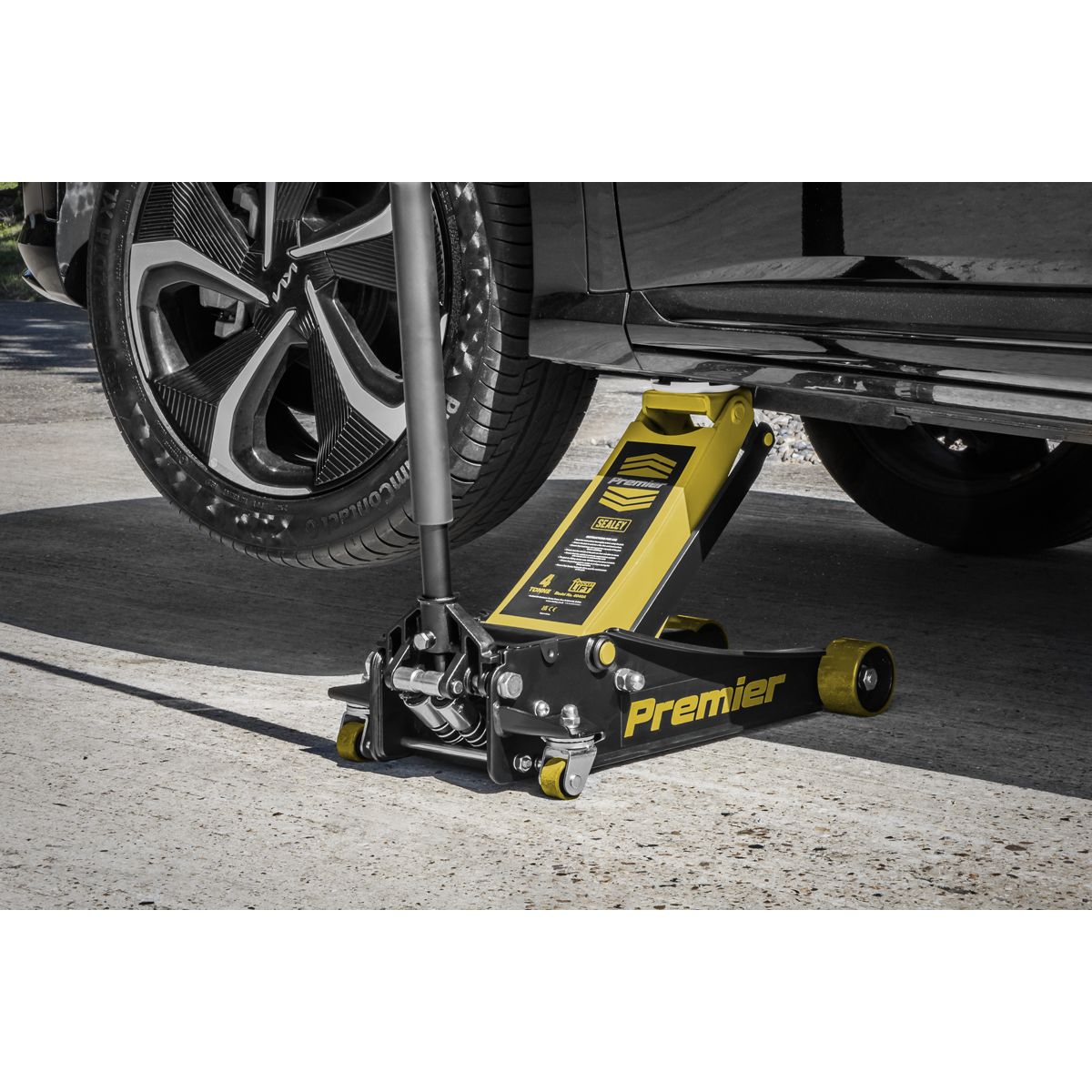 Sealey Premier Low Profile Trolley Jack with Rocket Lift 4 Tonne - Yellow - Image 6