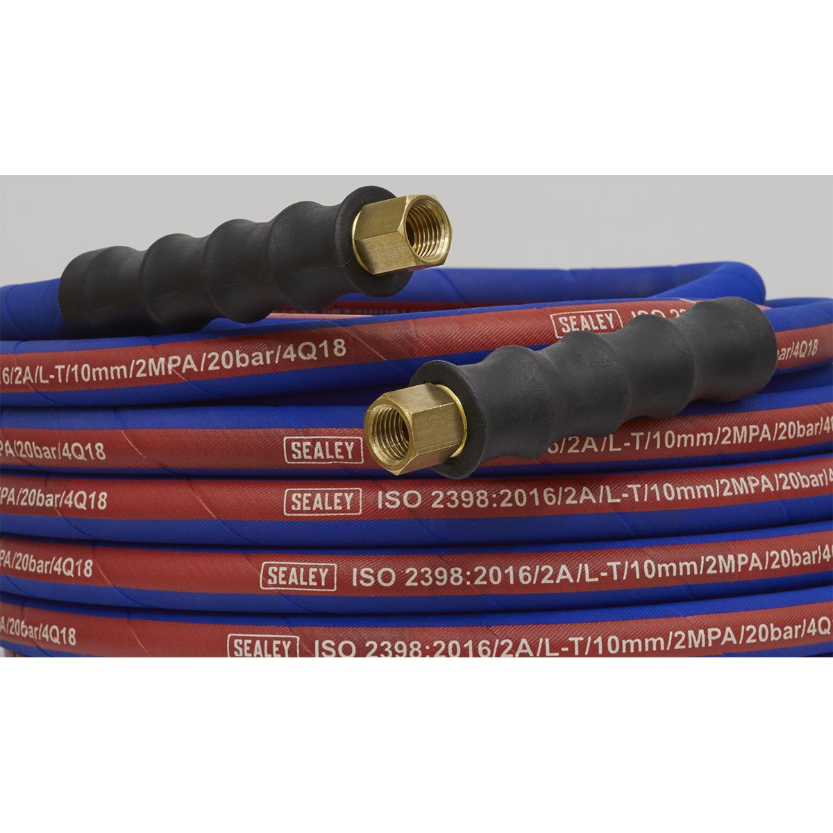 Sealey Extra-Heavy-Duty Air Hose with 1/4"BSP Unions 10m x 8mm - Image 4