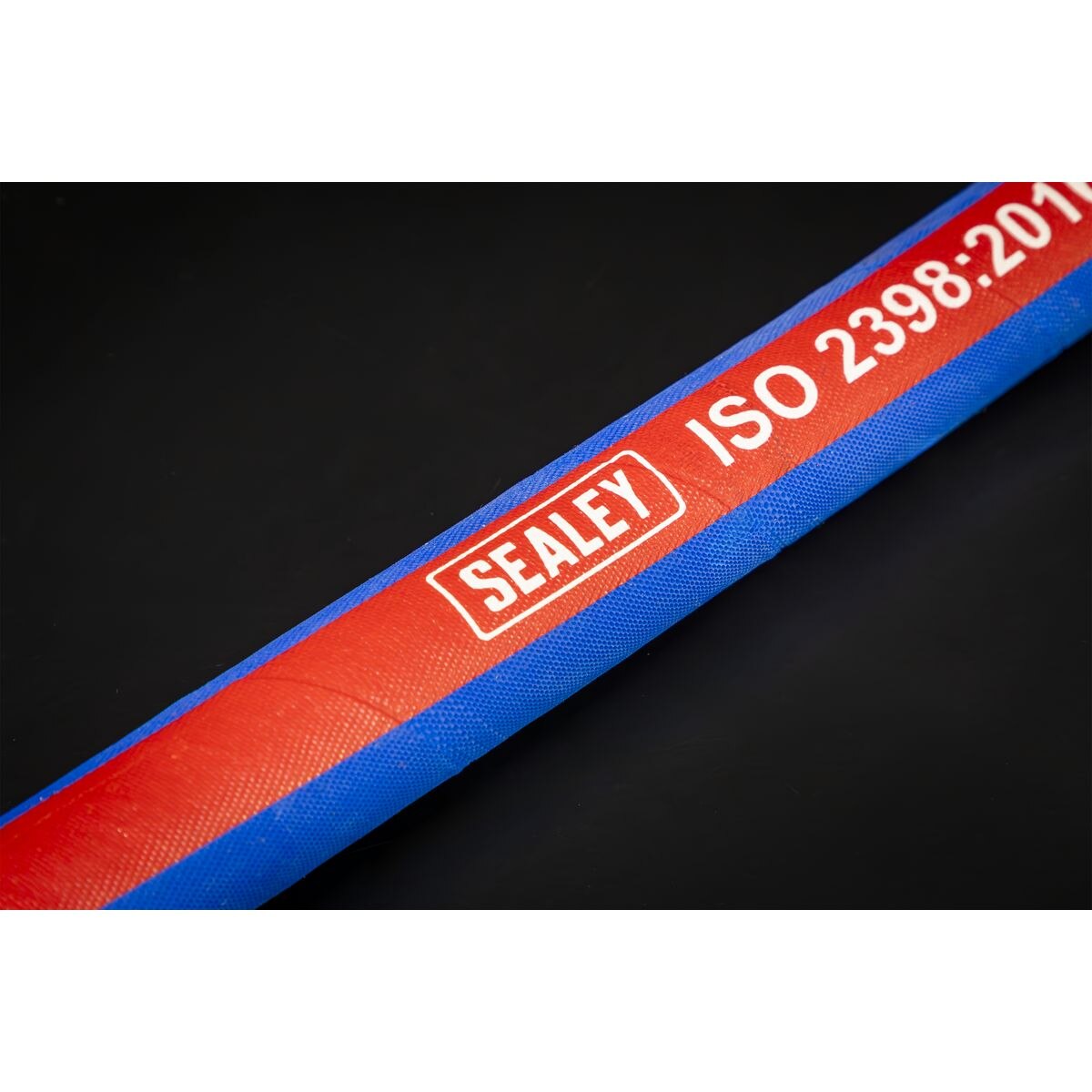 Sealey Extra-Heavy-Duty Air Hose with 1/2"BSP Unions 5m x 13mm - Image 3