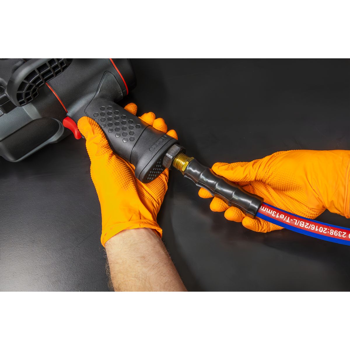 Sealey Extra-Heavy-Duty Air Hose with 1/2"BSP Unions 5m x 13mm - Image 4